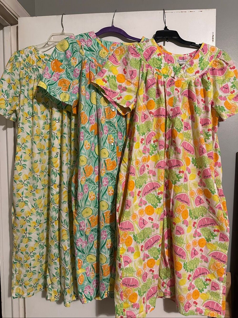 Elegant Emily large L snap front house coat robe gown Grandmacore mumu Woven See